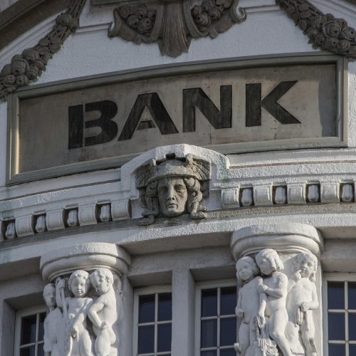 bank-2907728_1920 bank-2907728_1920